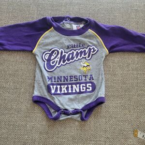 Minnesota Vikings NFL Little Champ Baby Onesie Purple  Football Bodysuit 0/3M